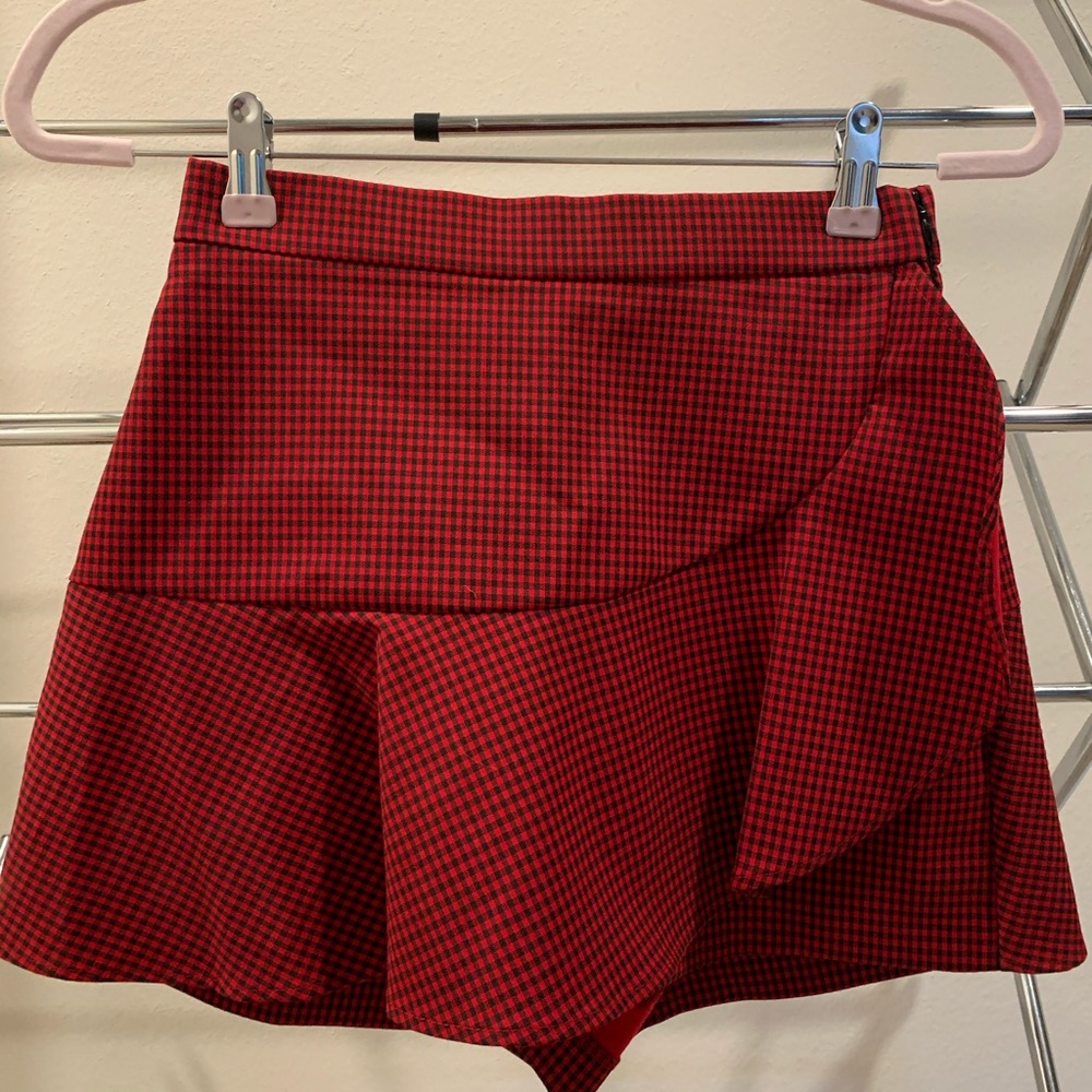Zara red and black checkered skort